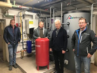 Am 16. Oktober 2020 wurde die Anlage durch einen neuen Gas-Brennwertkessel QLX 38 mit EMMA Speicher und Regelbox ersetzt. | © bösch