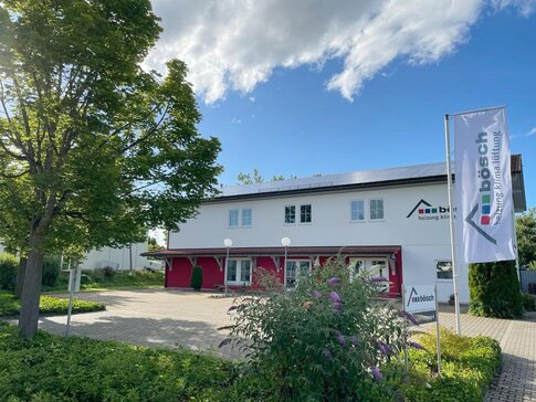 Neue Landeszentrale bösch Süddeutschland in Günzburg Drohnen-Luftaufnahme von der Landeszentrale der Firma bösch in Günzburg